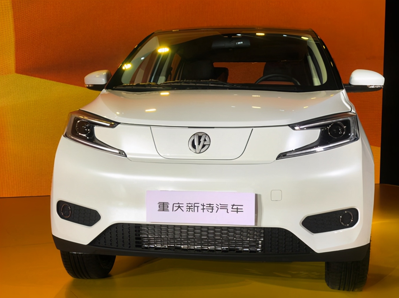 新特汽车这次推出了全新的纯电车品牌电动屋,新品牌的第一款车被命名