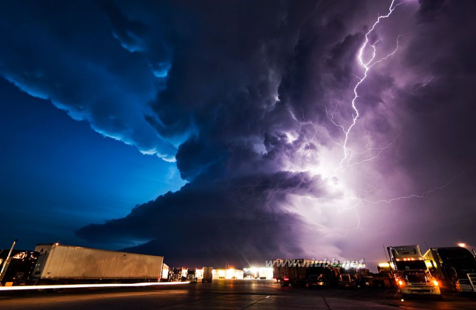 天气恶劣到这程度了格鲁吉亚发生惊天滚雷一次劈死550只羊