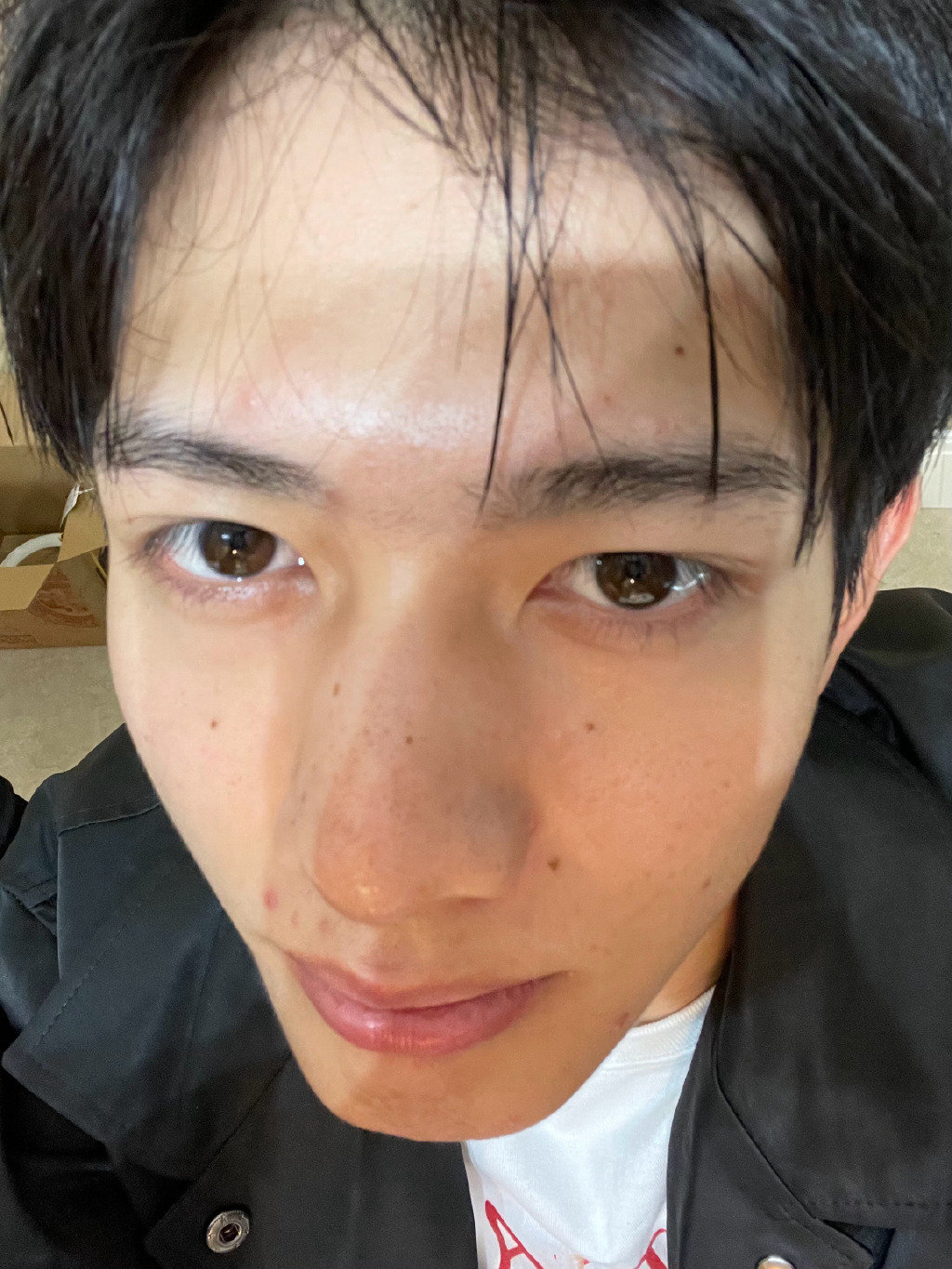 原相机怼脸 无滤镜自拍,这就是传说中的有颜自信吗?