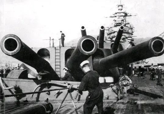 统治地球100年的海上巨兽:战列舰该彻底消亡吗?他们会飞起来的!