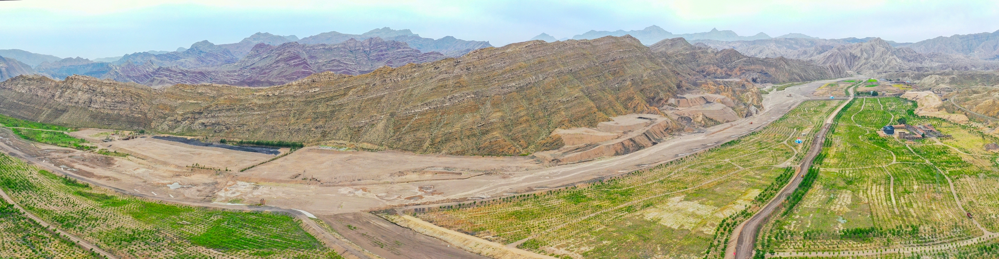 贺兰山腹地的石炭井大磴沟生态环境日益改善.(受访者供图)