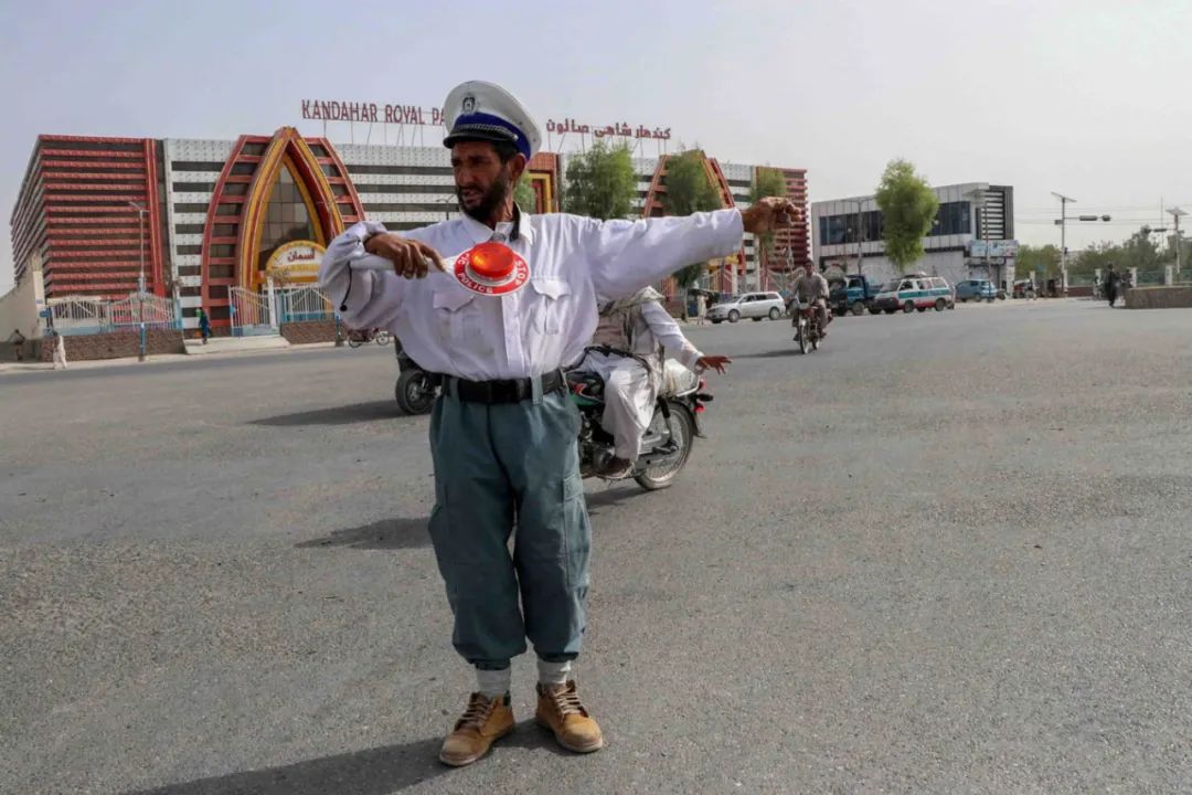 外媒提问中方是否打算承认阿富汗塔利班政府?外交部回应