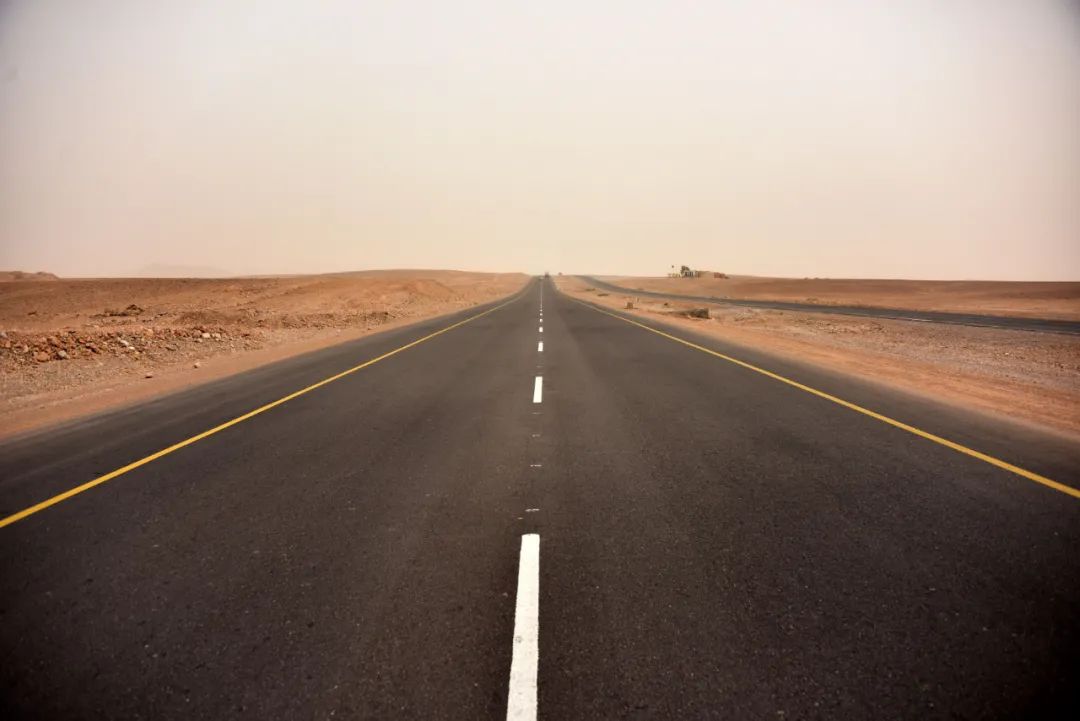 ������4��17���ڰ����������ʡ�����һ��������ɵĹ�·�����»��磩