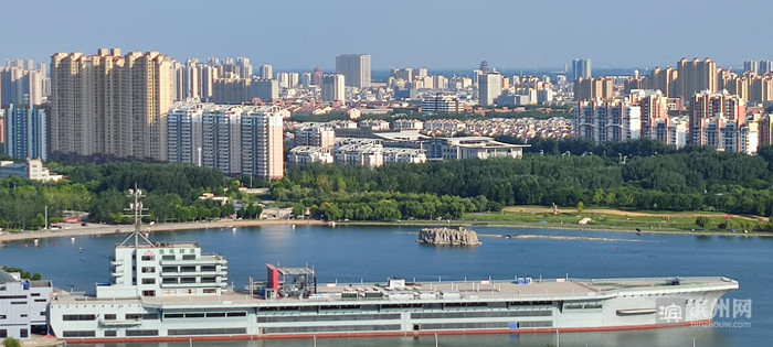 站在中海壹号的楼顶   俯瞰滨州市容   让人心旷神怡   从位于市区