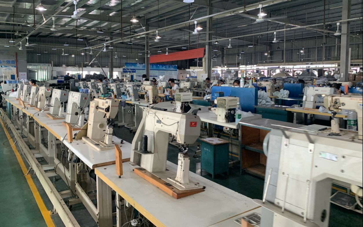 探访鸿星尔克"火灾工厂":一边是"野性消费",一边是缺工危机|鸿星尔克