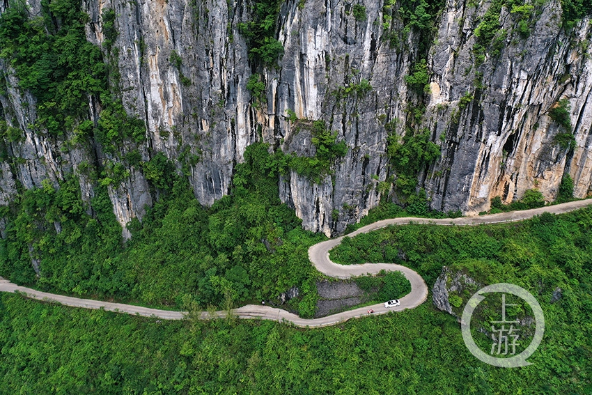 "挂壁公路"助力乡村振兴