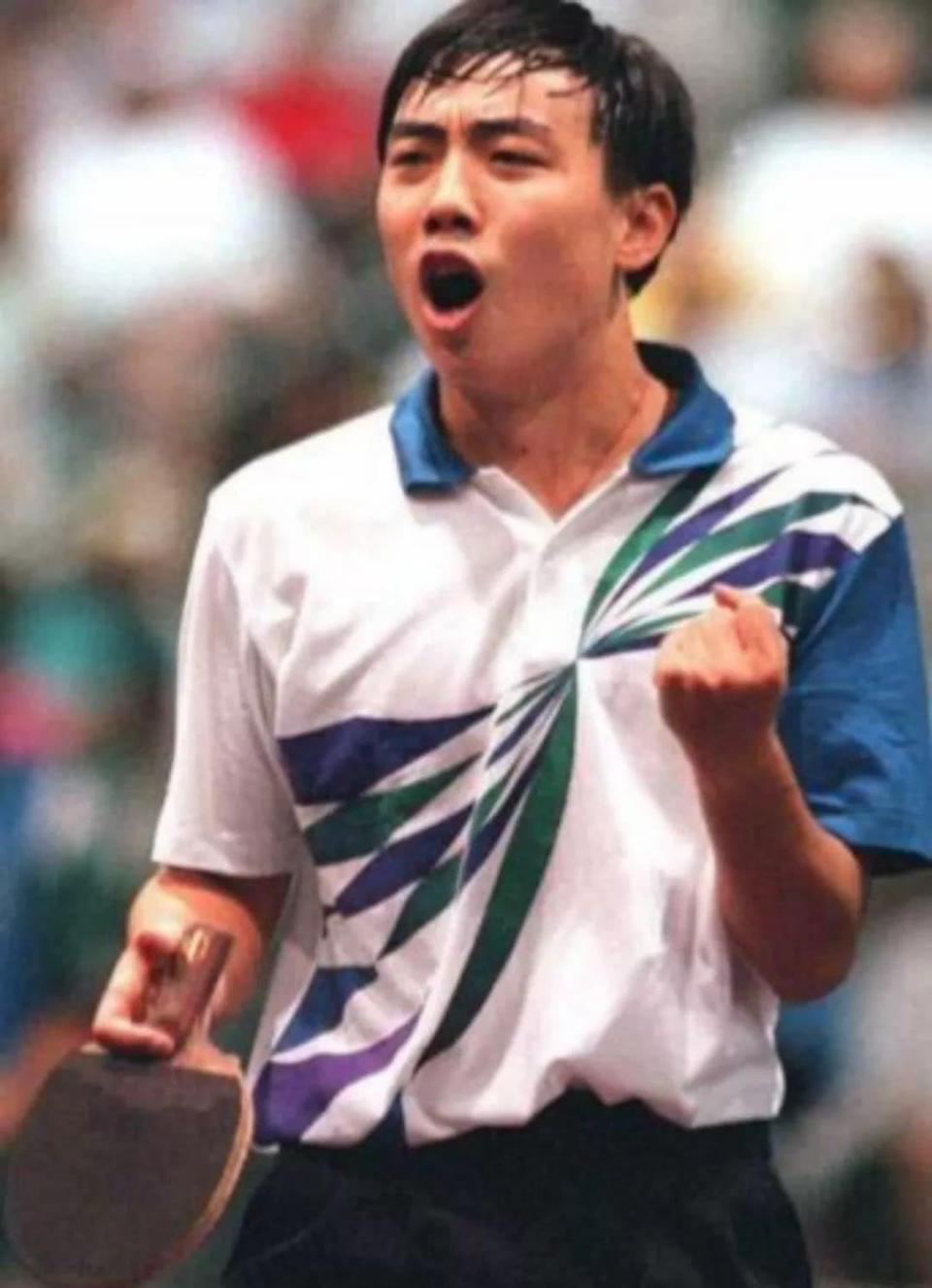 刘国梁多年前旧照曝光 网友直呼奶油小生好帅