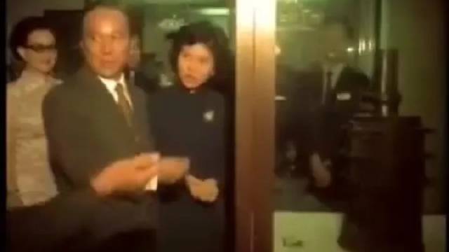 七十年代阮文绍参观台北故宫博物院_新浪新闻