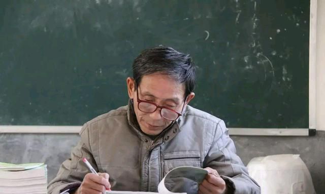 央媒最暖心的发声,善待教师休闲区蓝鸢梦想 - Www.slyday.coM