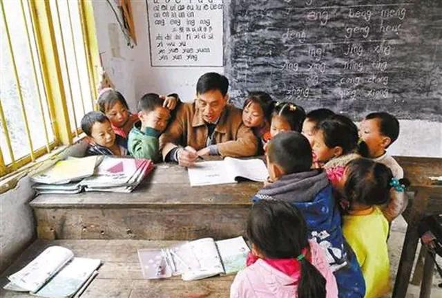 央媒最暖心的发声,善待教师休闲区蓝鸢梦想 - Www.slyday.coM