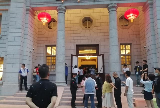 天坛医院"什么是黄牛票贩子"