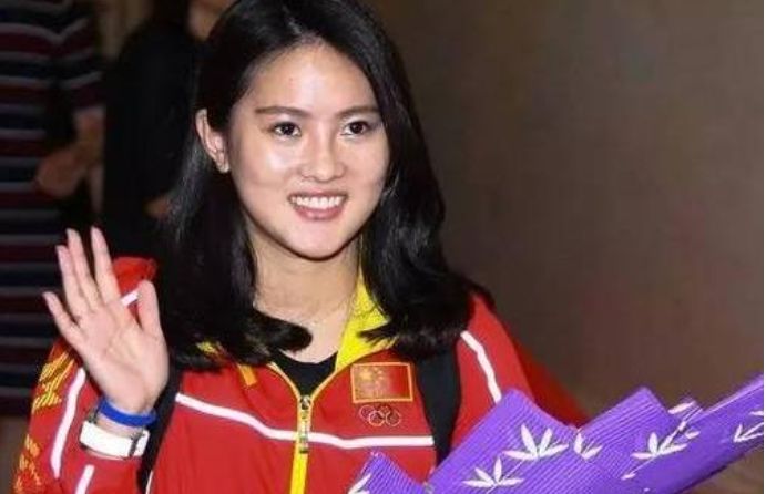 一年后在全国跳水锦标赛中与李婷,劳丽诗等名将竞技,最终获得全国第5