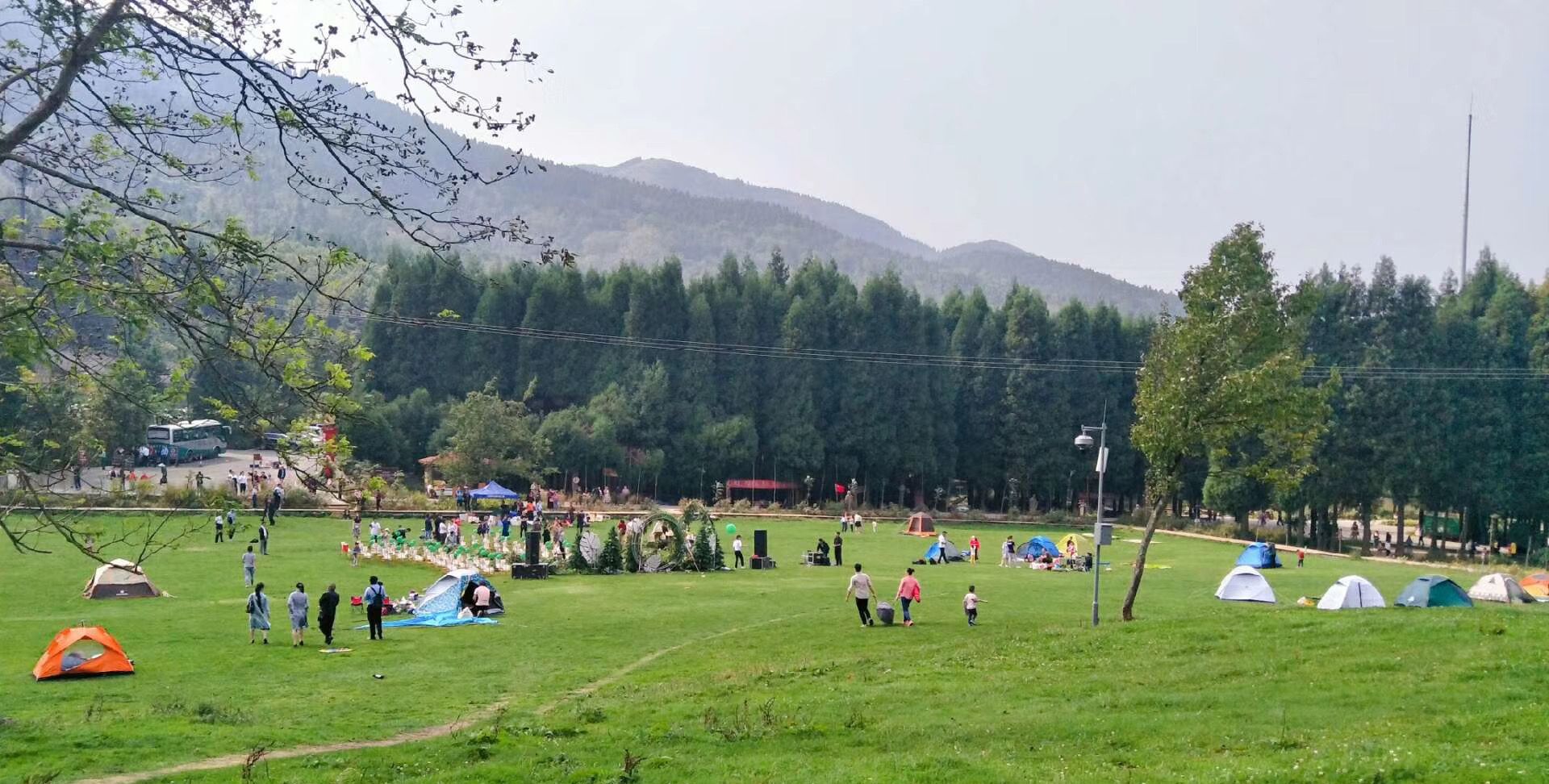 重庆武陵山露营基地,夏季气温平均20度,星空和日出尽收眼底