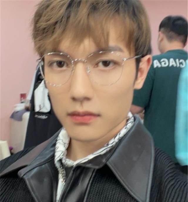 灵药重上赛场并获胜,omg老队员聚首,诺夏发照片让人梦回当年