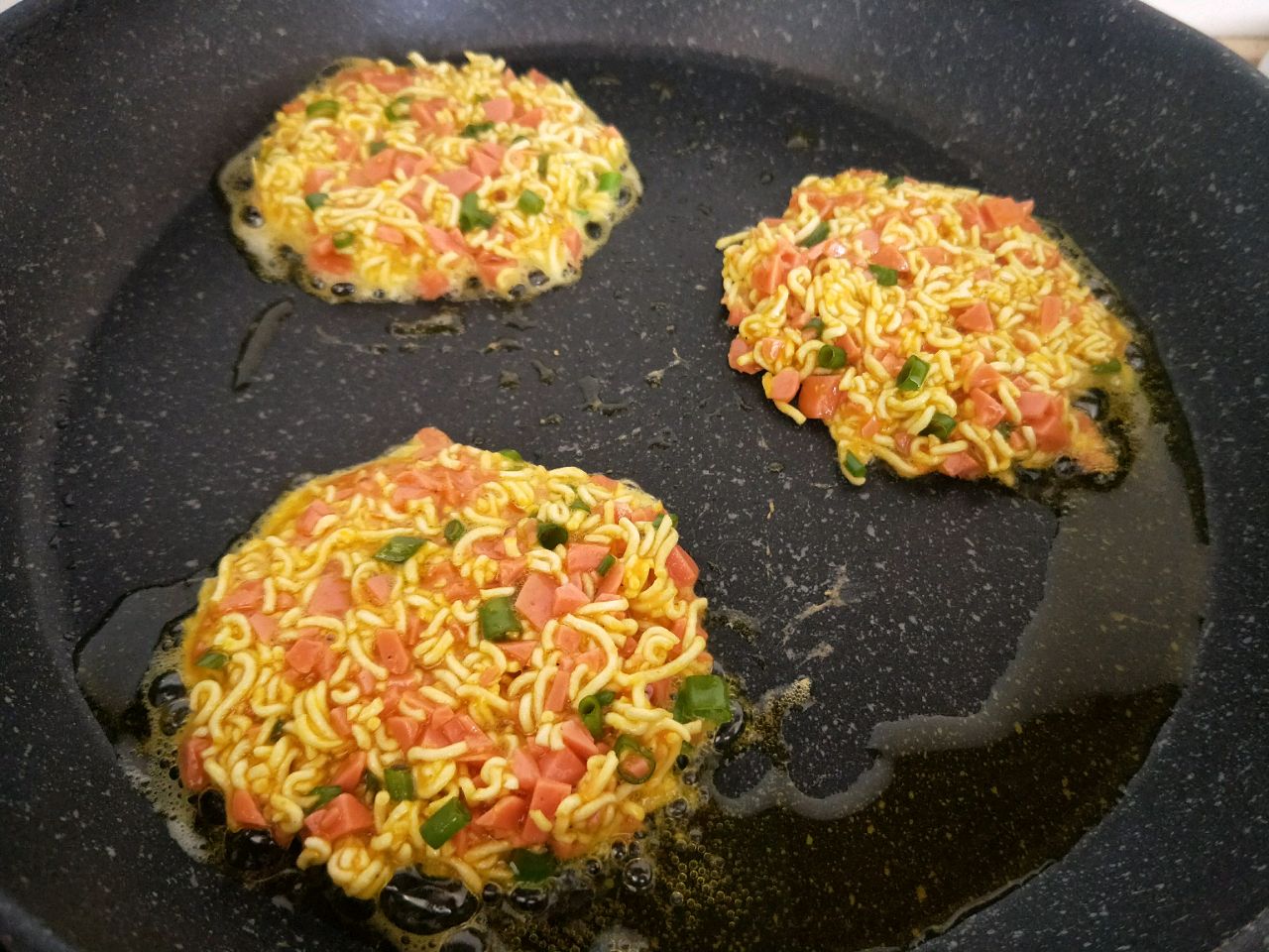 网红泡面小圆饼 ,早餐美食,简单易学