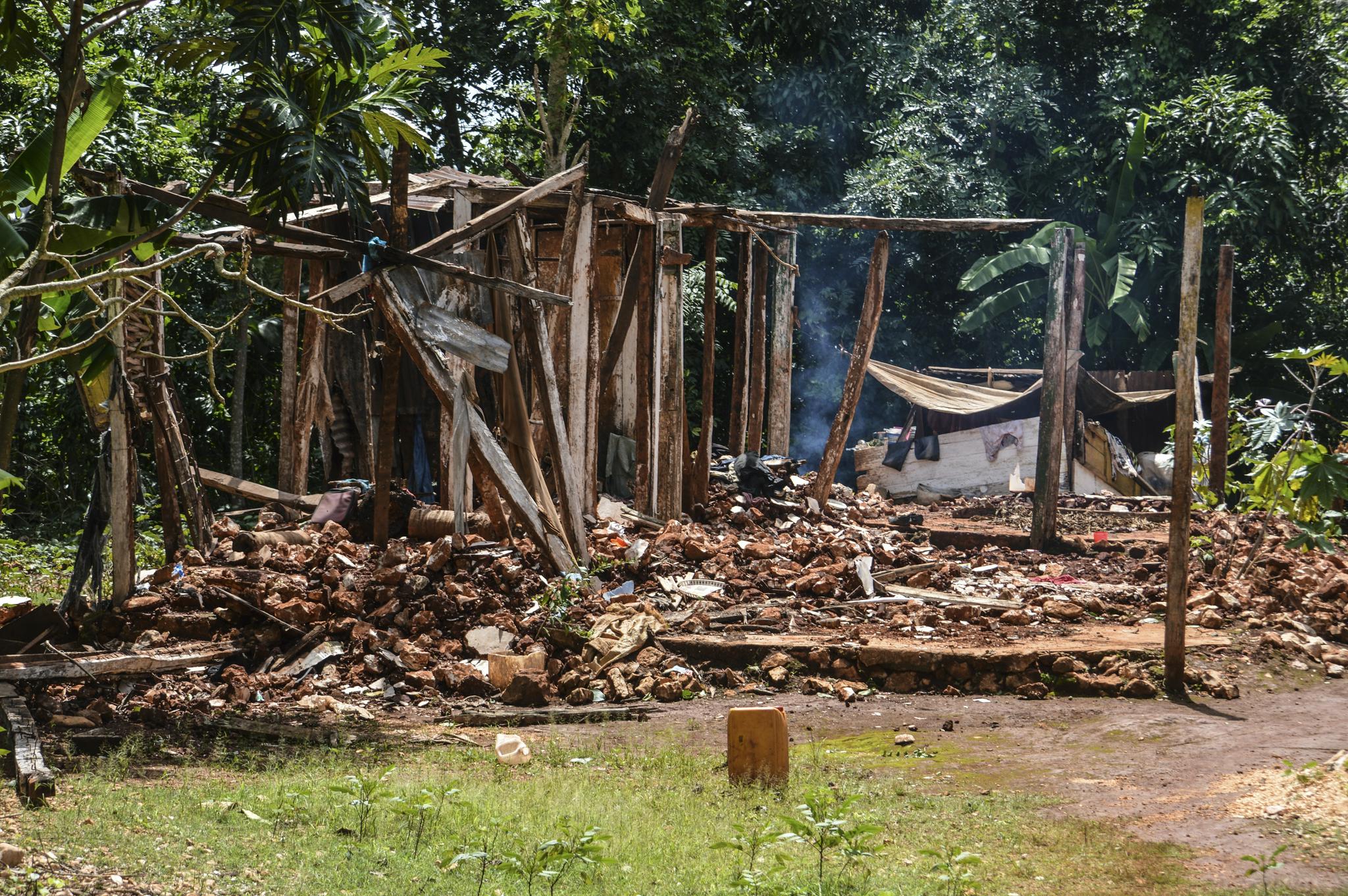 这是8月18日在海地佩斯特尔拍摄的房屋废墟.新华社发(库坦摄)