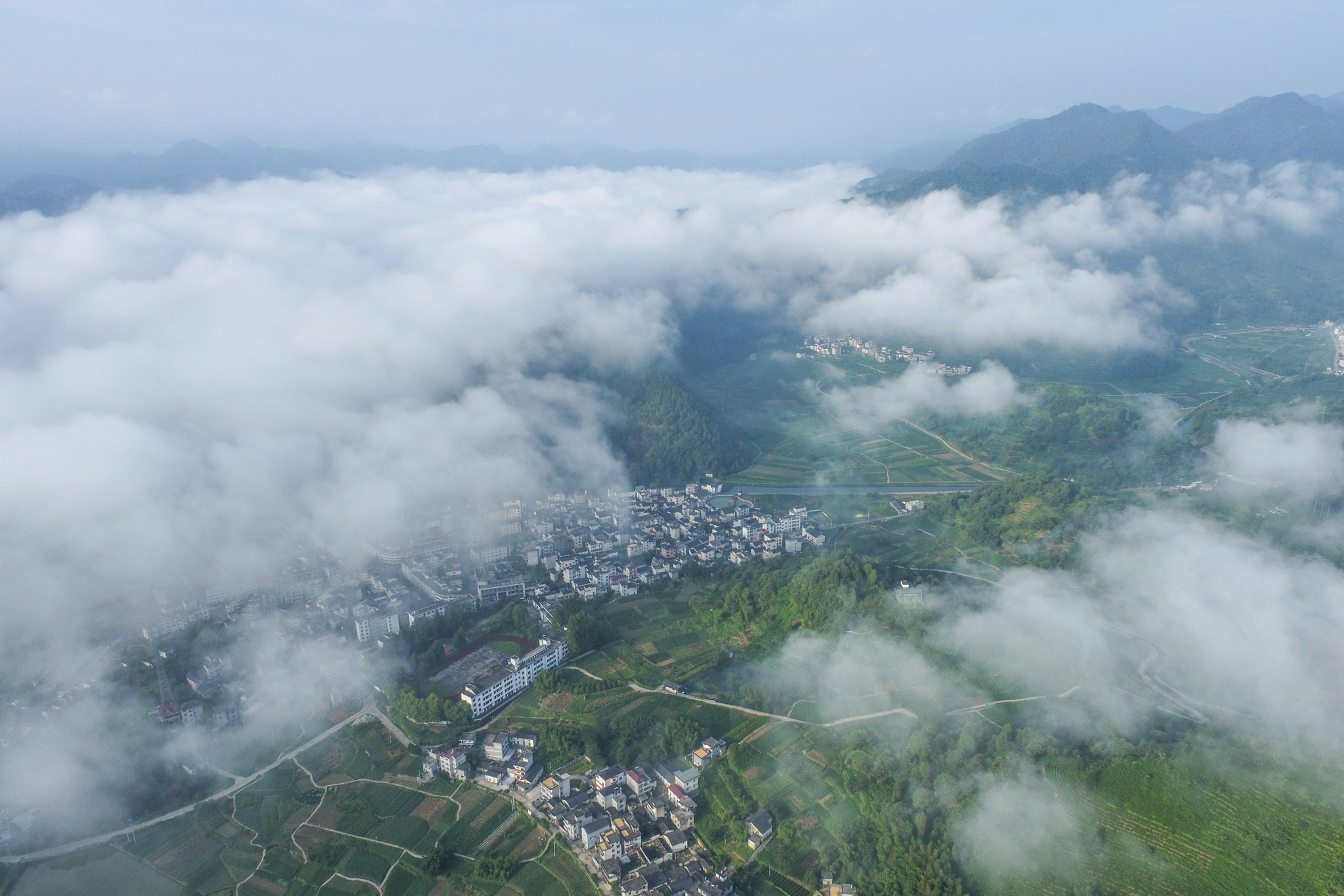 淳安:云雾缭绕乡村美|云雾|乡村|梓桐镇_新浪新闻