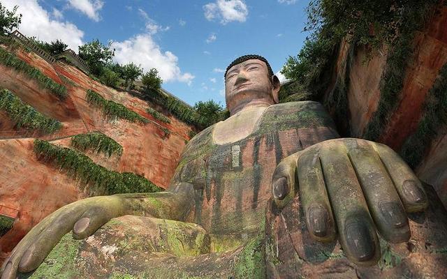 国内四大峭壁奇观,除了乐山大佛和梵净山金顶,还有更神奇的景观