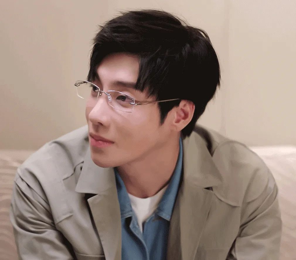 这个长相,好像个"渣攻"?