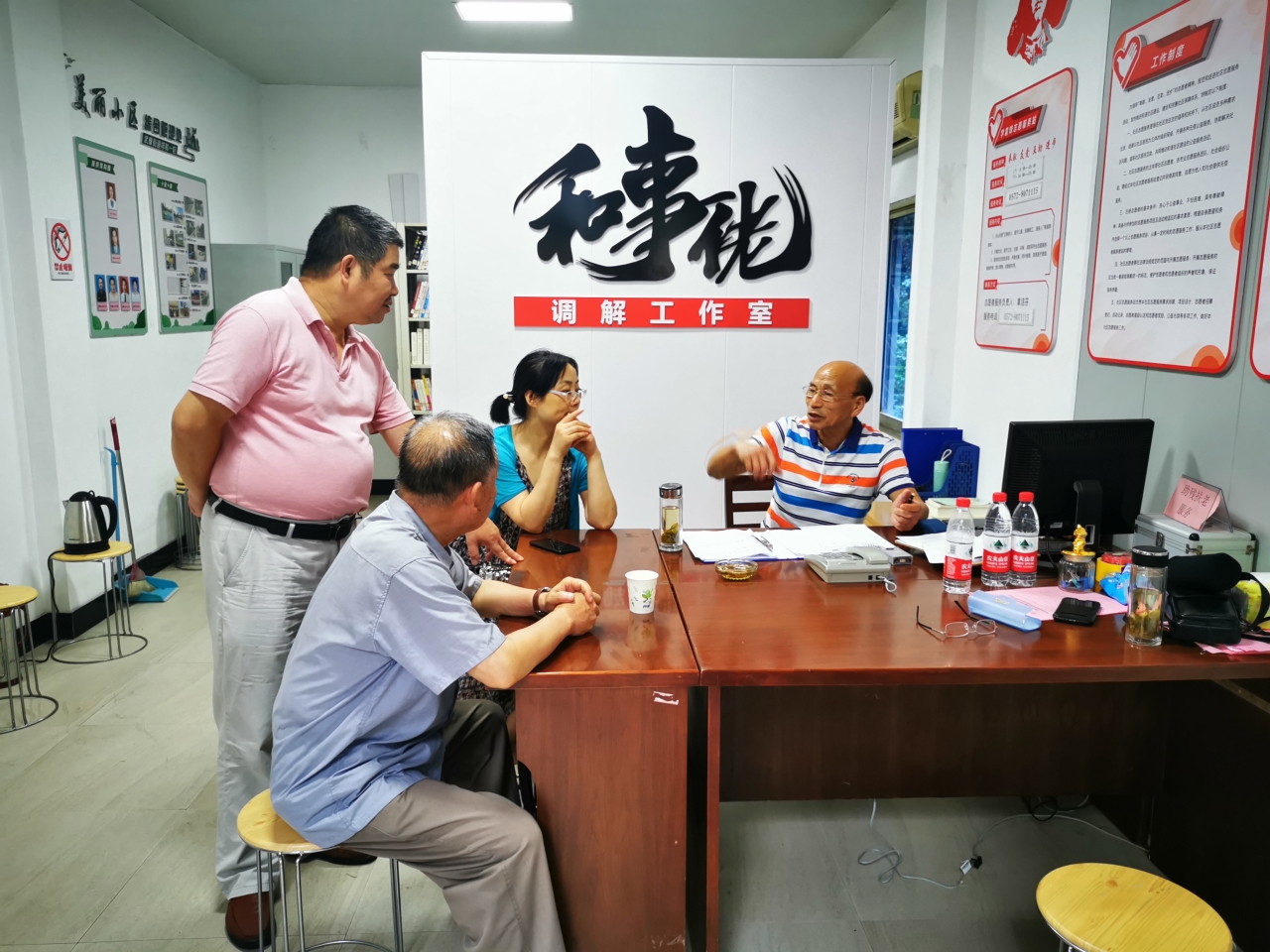 乡贤助力破解社区治理难题 德清“和事佬”巧解邻里纠纷|居民|小区|街道|社会|群众_新浪新闻