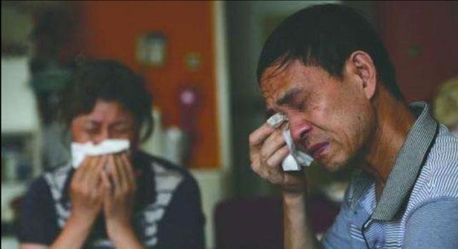 22岁儿子拒绝抚养1岁弟弟,被父母告上法庭,结局令人唏嘘休闲区蓝鸢梦想 - Www.slyday.coM 22岁儿子拒绝抚养1岁弟弟,被父母告上法庭,结局令人唏嘘休闲区蓝鸢梦想 - Www.slyday.coM