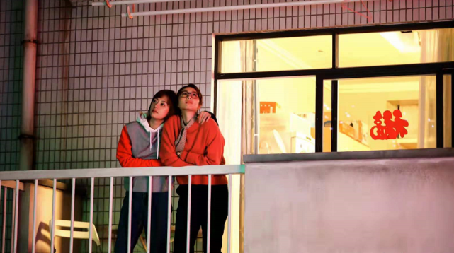 孙俪女人味爆发！金发配开叉绿旗袍变冷艳特工，唇下痦子更添风情休闲区蓝鸢梦想 - Www.slyday.coM