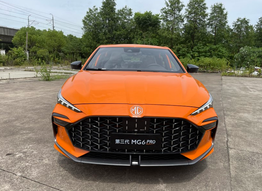 影豹出生就迎劲敌,181匹名爵6pro上市先降价!国产轿跑开始内卷