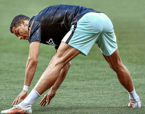 真魔鬼筋肉人c罗手臂青筋凸起神情太霸气了36岁自律之神