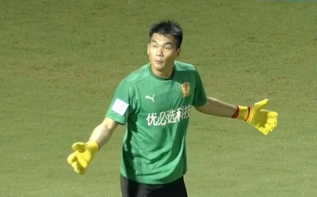 争议!四川九牛被吹点球,李毅愤怒,裁判亲自解释,门将自我救赎休闲区蓝鸢梦想 - Www.slyday.coM