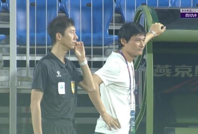 争议!四川九牛被吹点球,李毅愤怒,裁判亲自解释,门将自我救赎休闲区蓝鸢梦想 - Www.slyday.coM