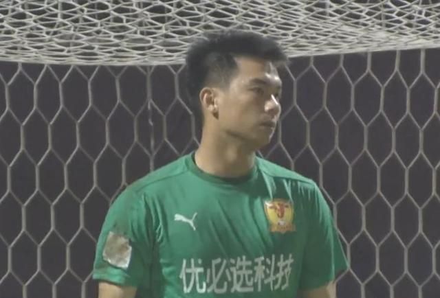 争议!四川九牛被吹点球,李毅愤怒,裁判亲自解释,门将自我救赎休闲区蓝鸢梦想 - Www.slyday.coM