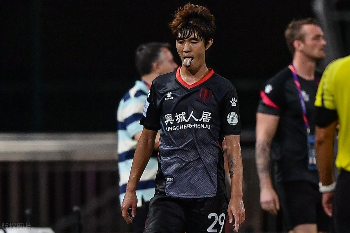 停赛10轮后仅踢3场,首次首发又被罚下|李建滨|恶人|中超_新浪新闻