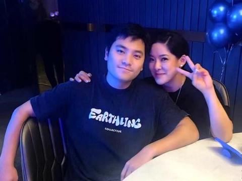 8月16日是张艾嘉孩子王令尘的31岁生辰,百亿元名嫒冯咏仪在上海为这一