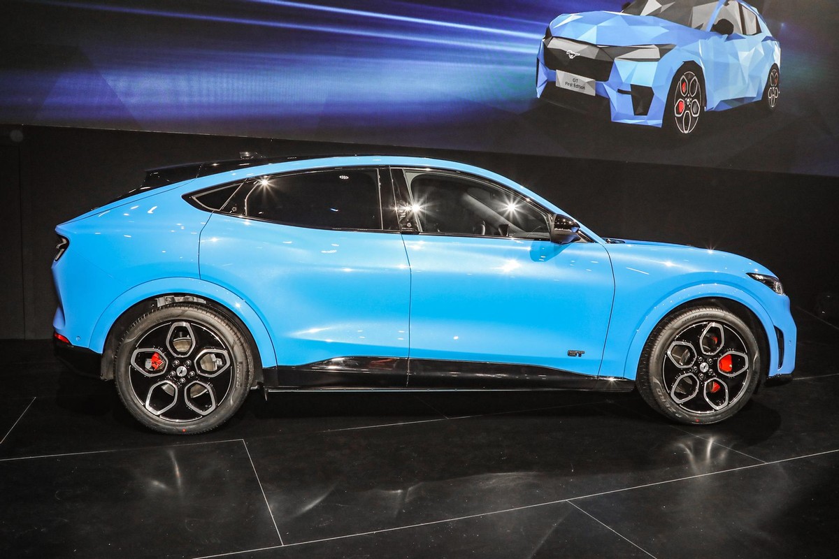 纯电野马来势汹汹,双驱动 长续航,带你看福特 mustang mach-e