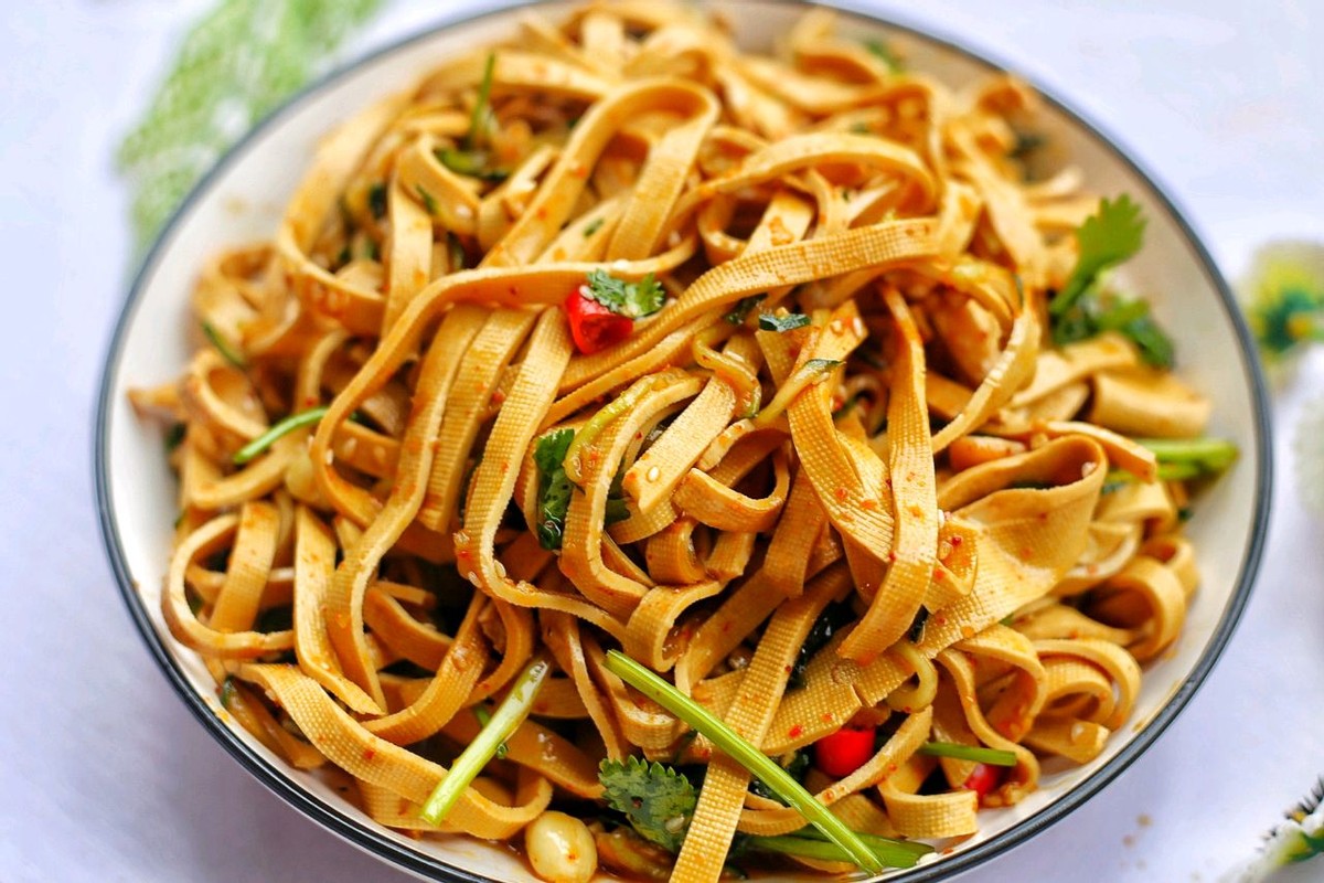 家常凉拌豆腐皮,5分钟就能端上桌,爽口下饭,大人小孩都爱吃|豆腐皮|凉