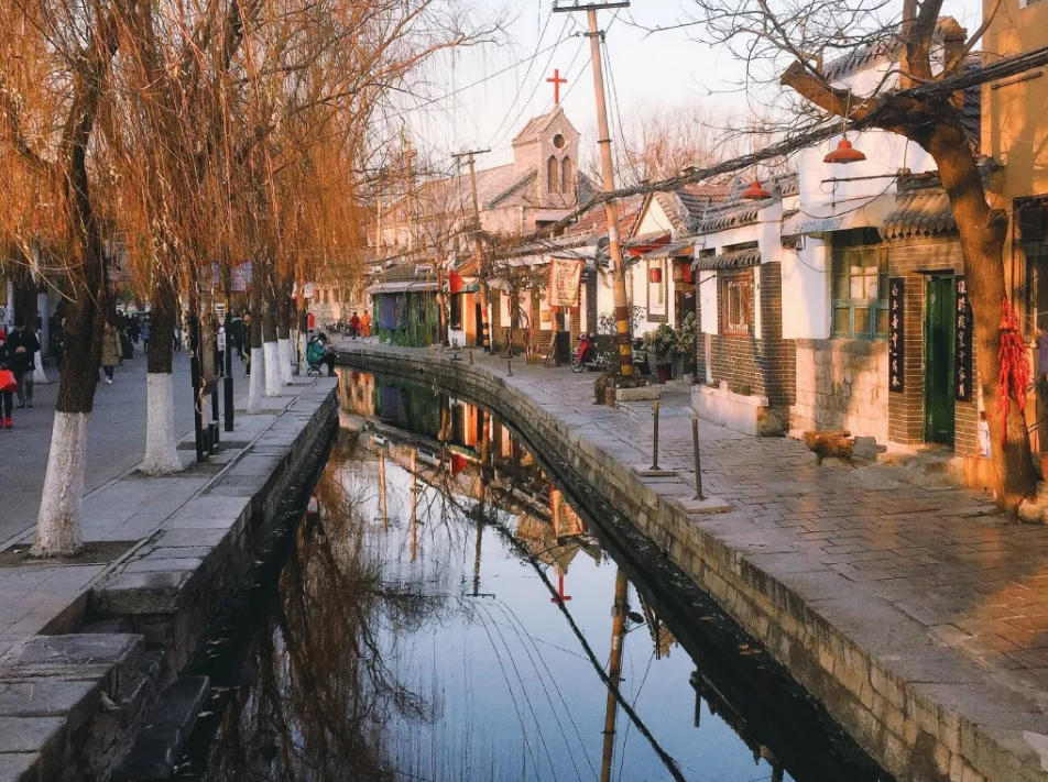 济南这条文化老街,周边风景值得一看,免费开放,游客纷至沓来