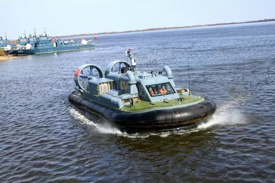 大家在生活里交通工具是必不可少的