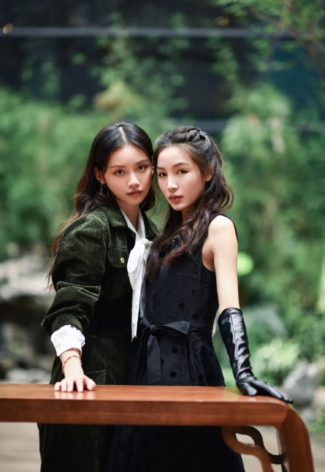 双镜炒双女主cp评价却两极分化三大问题很突出