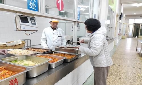 食堂收费乱象需整改,学校食堂不应是领导政治作秀的舞台休闲区蓝鸢梦想 - Www.slyday.coM 食堂收费乱象需整改,学校食堂不应是领导政治作秀的舞台休闲区蓝鸢梦想 - Www.slyday.coM