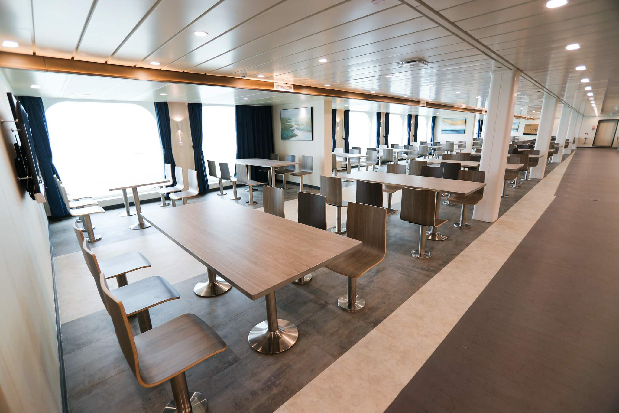 豪华客滚船吉龙岛号命名交付配备一体化智能客运系统