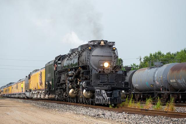 世界上最大的蒸汽火车成功修复 目前正环游美国