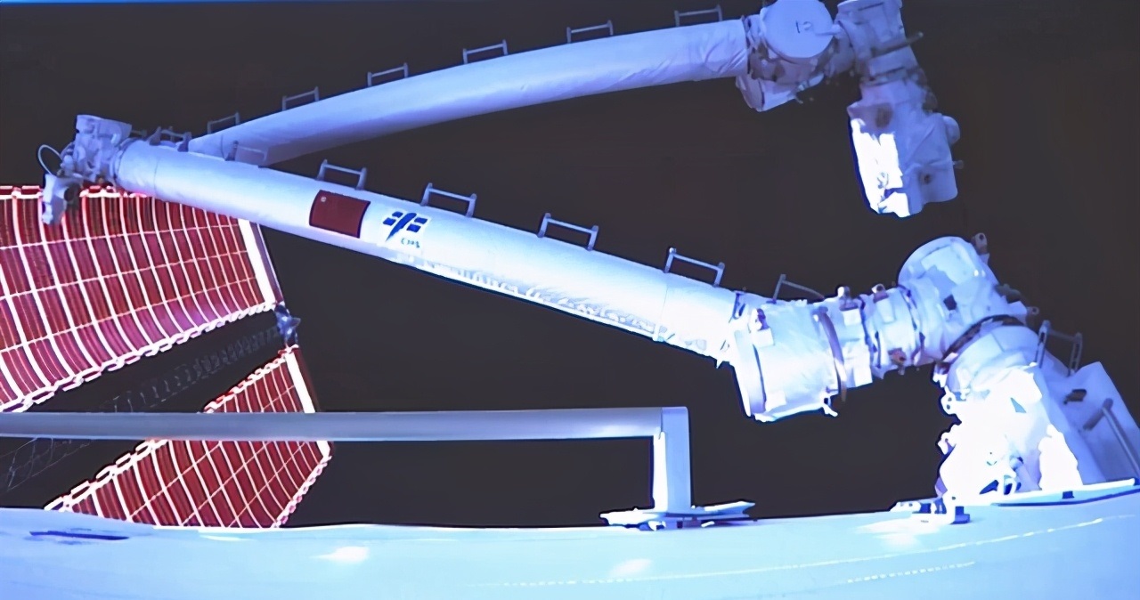 视频|航天员二次出舱,黑科技"机械臂"用上了!