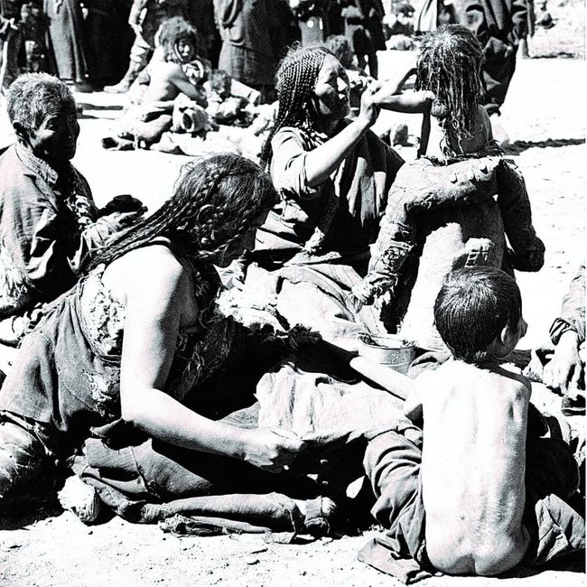 割舌,割鼻,剁手足,剜眼,抽筋,剥皮,甚至投入蝎子洞……农奴一旦反抗