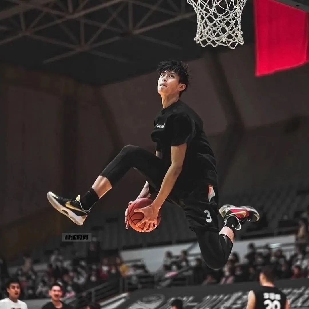 官宣签下3年合同！中国18岁小将下家确定！冲击NBA，他拼了休闲区蓝鸢梦想 - Www.slyday.coM