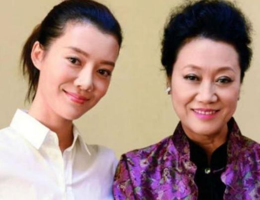 《扫黑风暴》里隐藏的大咖,孙红雷亲自请她来拍戏,前夫曾是首富休闲区蓝鸢梦想 - Www.slyday.coM