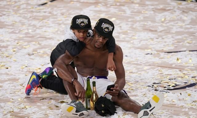 最佳球员0票!詹姆斯怒怼!皮尔斯痛批!下赛季湖人能打脸吗?休闲区蓝鸢梦想 - Www.slyday.coM 最佳球员0票!詹姆斯怒怼!皮尔斯痛批!下赛季湖人能打脸吗?休闲区蓝鸢梦想 - Www.slyday.coM