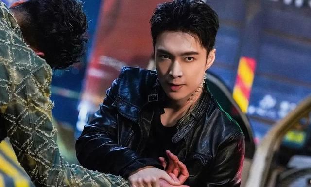 《扫黑风暴》：14到19集简直燃爆,没张艺兴与江疏影,这部剧真爽休闲区蓝鸢梦想 - Www.slyday.coM