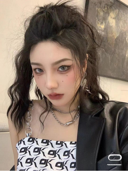 秋季"拽姐"风该如何穿?拥有这些时尚单品,轻松成为时尚风向标