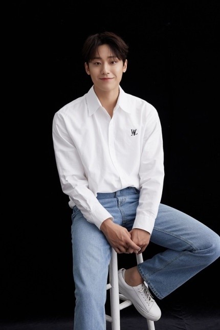 图片来源:李到晛经纪公司李到晛过去在《德鲁纳酒店》中展露头角,去