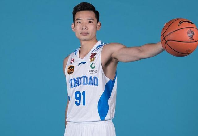 北大学霸刘鸿博,3次cba选秀终成功,挑灯夜战研究篮球战术